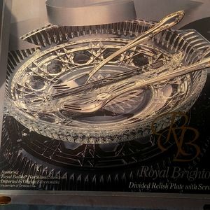 Divided relish plate with servers